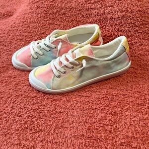 TOP Moda Pastel Tie-Dye Sneakers - Pink, Yellow, Blue